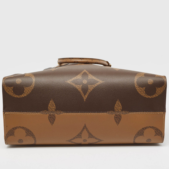 LOUIS VUITTON Reverse Monogram Giant Canvas Onthego MM Bag - Picture 6 of 8